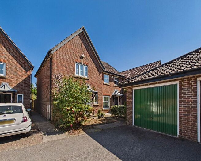3 Bedroom Semi-detached House For Sale In Webster Way, Hawkinge, Folkestone, CT18