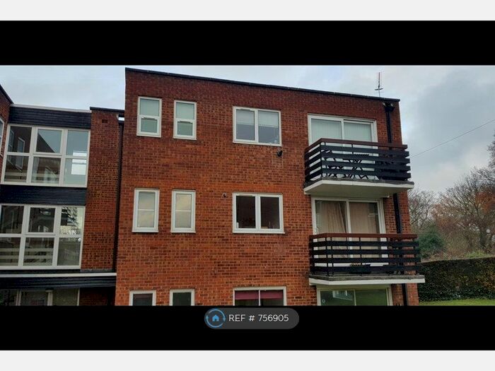 2 Bedroom Flat To Rent In Parkmore Close, Woodford Green, IG8