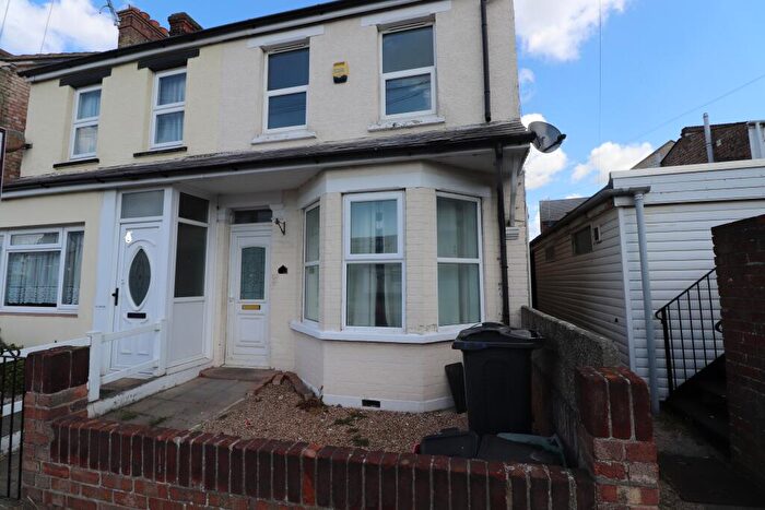 3 Bedroom Semi-Detached House To Rent In Herbert Road, CO15