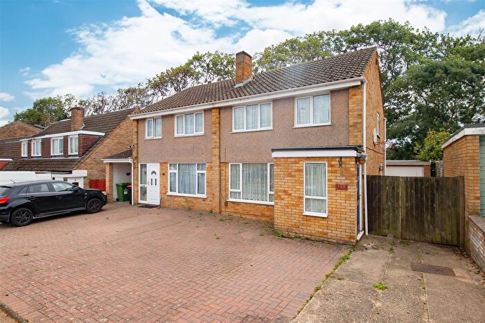 3 Bedroom Semi-Detached House To Rent In Cottingham Grove, Bletchley, Milton Keynes, MK3