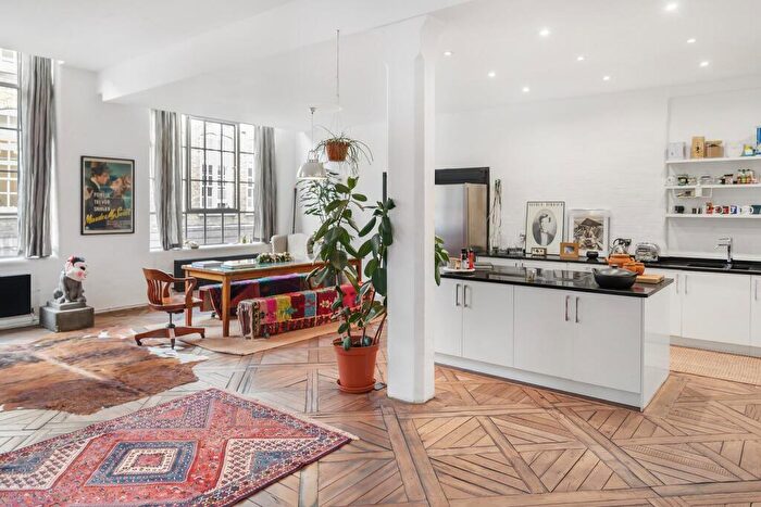 2 Bedroom Apartment To Rent In New Inn Square, Shoreditch, EC2A