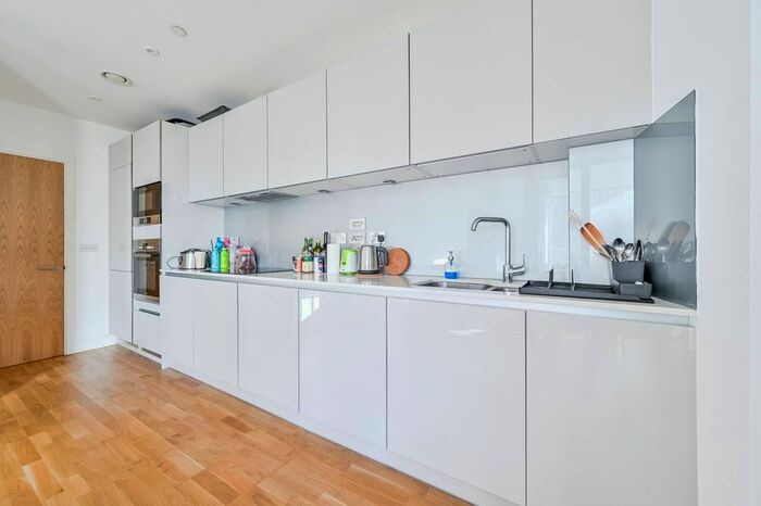 2 Bedroom Flat To Rent In River Mill One, Greenwich, London, SE13