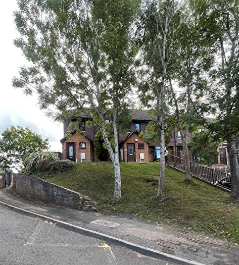 2 Bedroom Flat To Rent In Timber Bank, Chatham, Kent, ME5