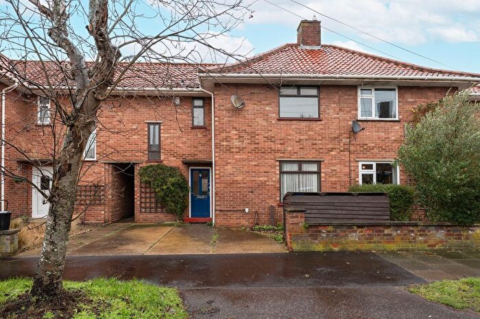 3 Bedroom Semi Detached House For Sale In Milton Close, Norwich, NR1