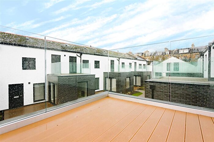 2 Bedroom Flat To Rent In Fonthill Mews, London, N4