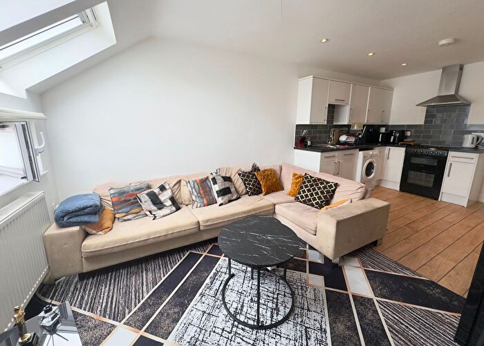 2 Bedroom Property To Rent In Alberton Road, Bristol, BS16