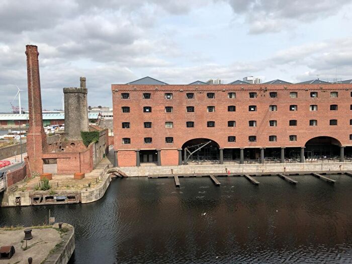 2 Bedroom Town House For Sale In Tobacco Warehouse, Regent Road, Liverpool, L3