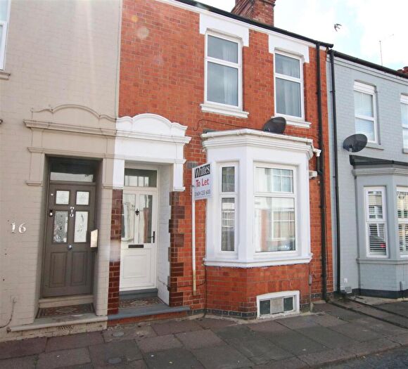3 Bedroom Terraced House To Rent In Sandringham Rd, Abington, NN1