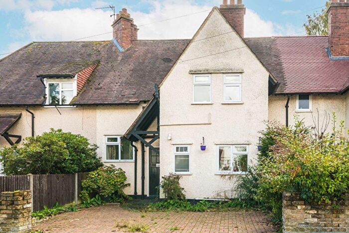 3 Bedroom Property To Rent In Mays Road, Teddington, TW11