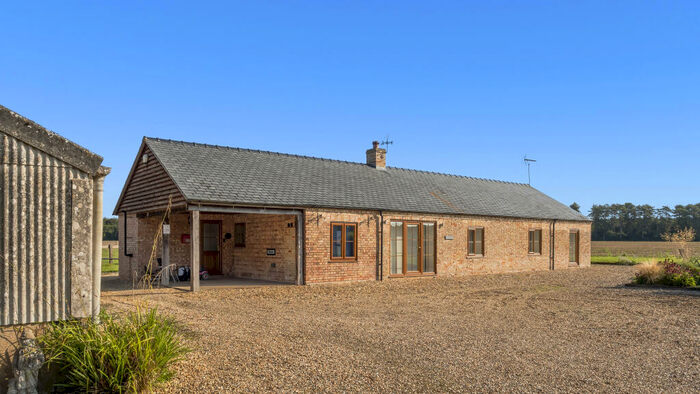 3 Bedroom Equestrian Facility For Sale In Field Barn Farm, IP27