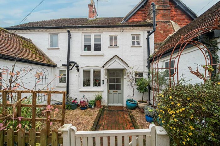 3 Bedroom Terraced House For Sale In London Road, Holybourne, Alton, Hampshire, GU34