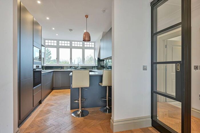 3 Bedroom Flat To Rent In Parkside Gardens, Wimbledon, London, SW19