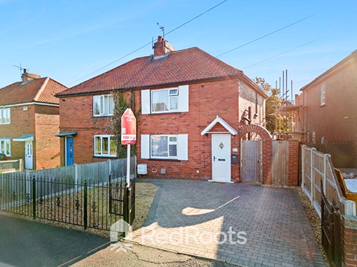 3 Bedroom Semi-Detached House For Sale In Crookesbroom Lane, Hatfield, Doncaster, DN7