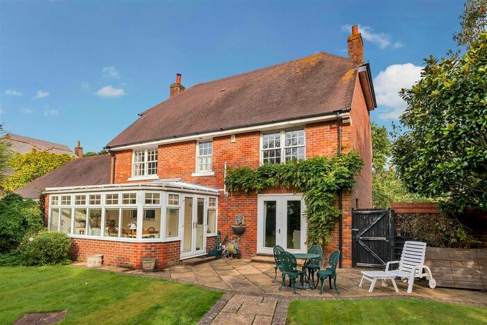 4 Bedroom Property For Sale In Lavender Road, Bournemouth, BH8