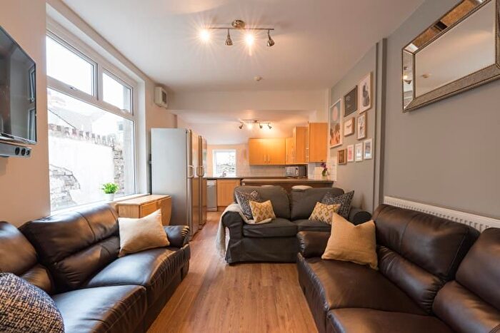 7 Bedroom Terraced House To Rent In Glenroy Street, Cardiff, CF24