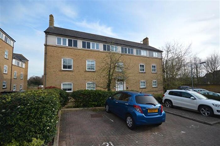 2 Bedroom Apartment To Rent In Holden Close, Braintree, CM7