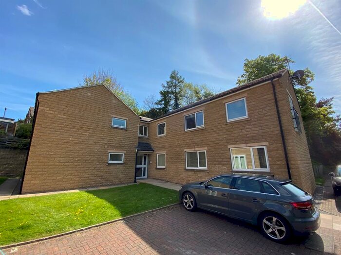 2 Bedroom Flat To Rent In Sleningford Road, Bingley, BD16