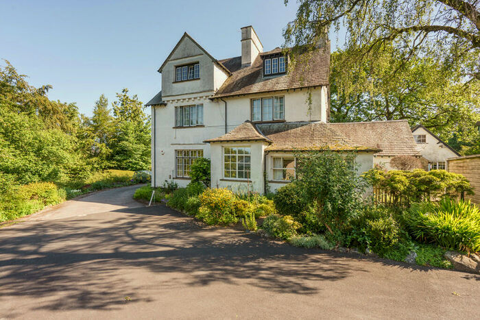 2 Bedroom Apartment To Rent In New Road, Windermere., LA23