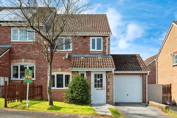 3 Bedroom Semi-Detached House For Sale In Cwrt Lafant, Llansamlet, Swansea, SA7