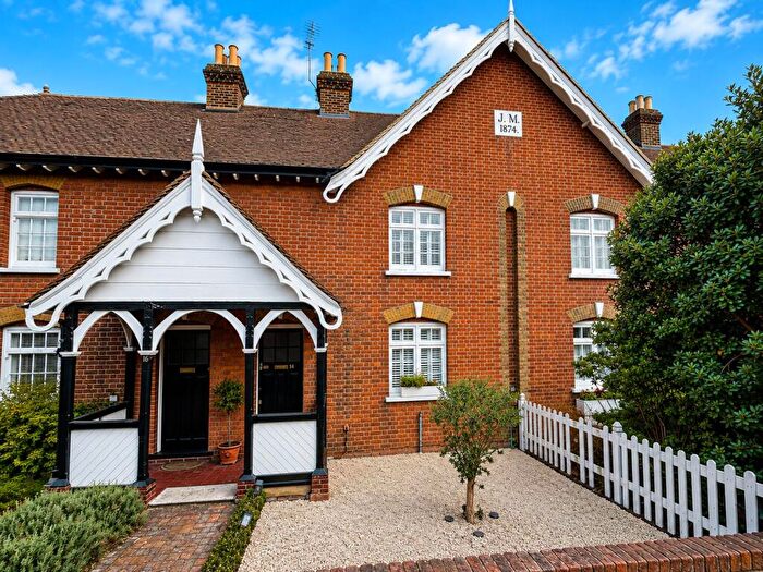 2 Bedroom Terraced House For Sale In Burnt Oak Lane, Sidcup, DA15