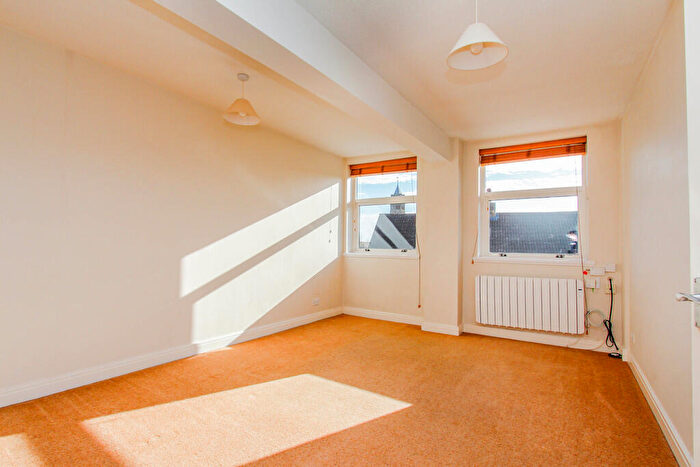2 Bedroom Maisonette To Rent In High Street, Irthlingborough, NN9