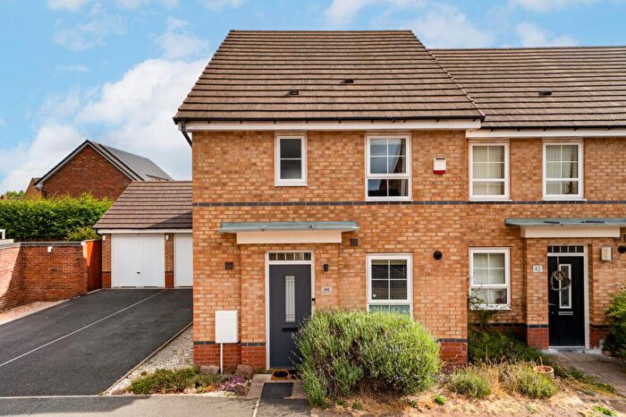 3 Bedroom End Of Terrace House For Sale In Westcott Road, Kidderminster, DY10