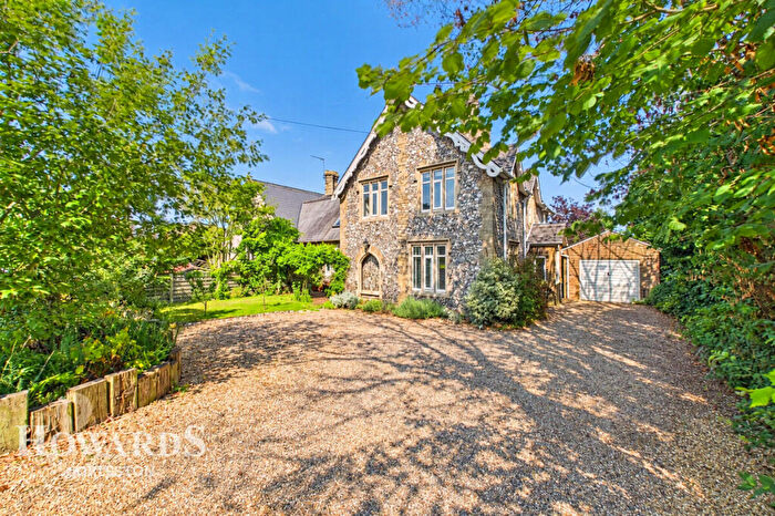 5 Bedroom Semi-Detached House For Sale In Butt Lane, Burgh Castle, NR31
