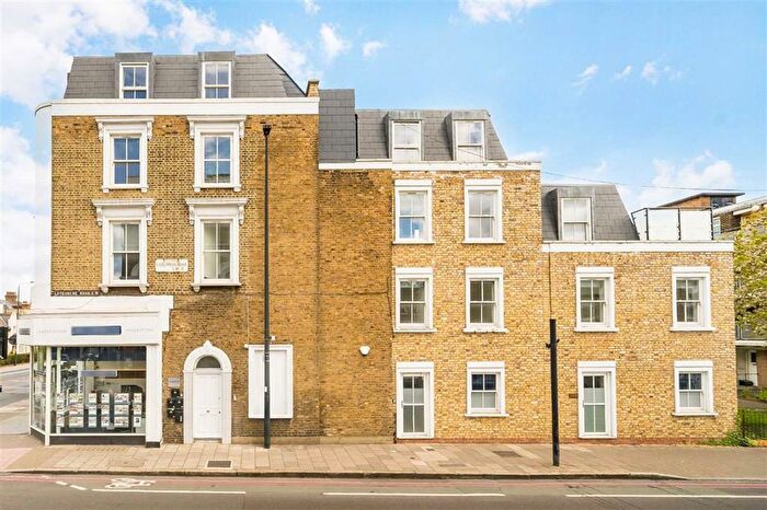 2 Bedroom Flat To Rent In Latchmere Road, Battersea Park, SW11