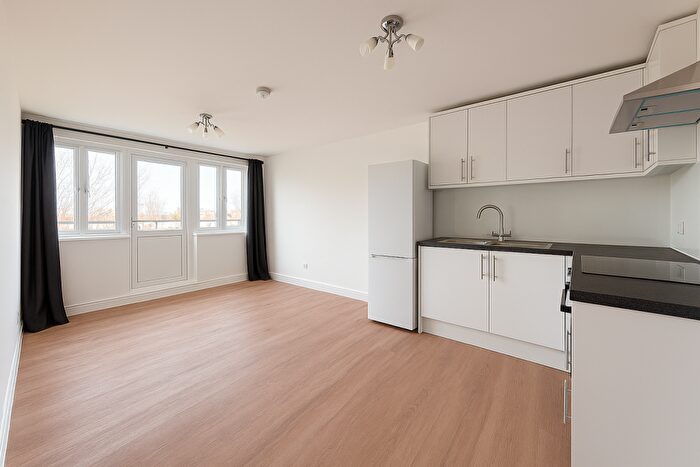 2 Bedroom Flat To Rent In Whinchat Road, SE28