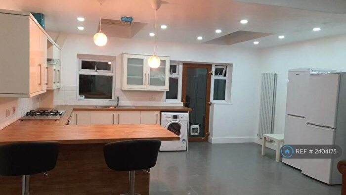 4 Bedroom Terraced House To Rent In Linciln Road, London, E13