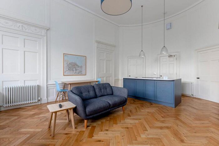 1 Bedroom Flat To Rent In York Place, New Town, Edinburgh, EH1
