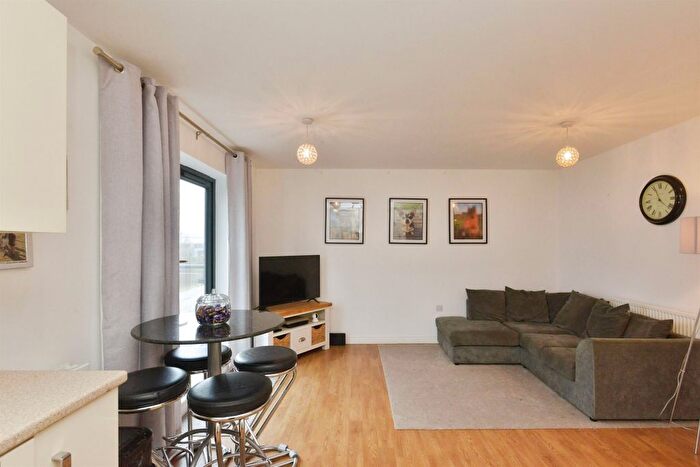 1 Bedroom Flat For Sale In Countess Way, Broughton, Milton Keynes, MK10