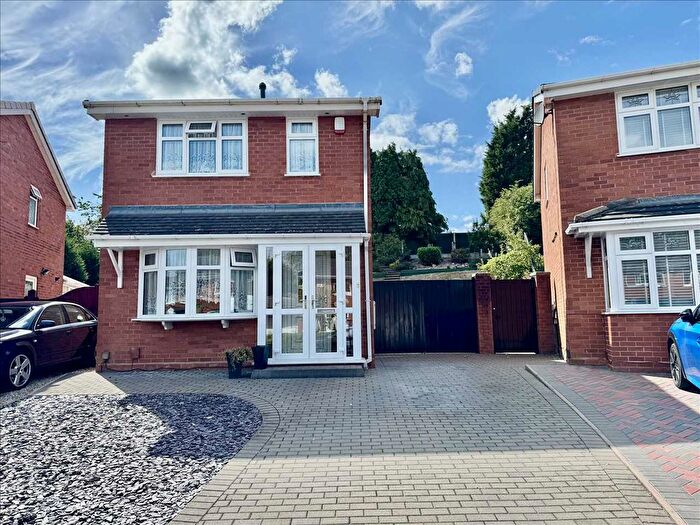 3 Bedroom Detached House For Sale In Fawley Close, Willenhall, Willenhall, WV13