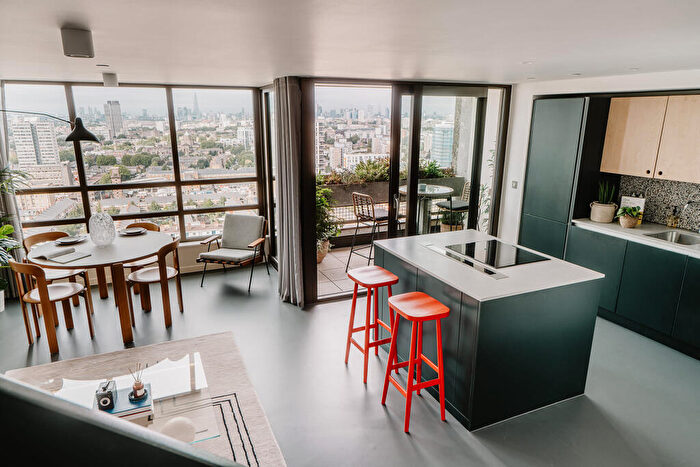 3 Bedroom Flat To Rent In Balfron Tower, St Leonards Road, London, E14