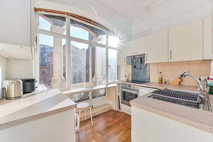 1 Bedroom Flat To Rent In Buckingham Gate, Westminster, London, SW1E