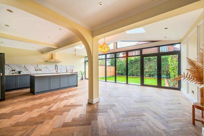 5 Bedroom Semi-Detached House To Rent In Park Avenue North, Dollis Hill, London, NW10