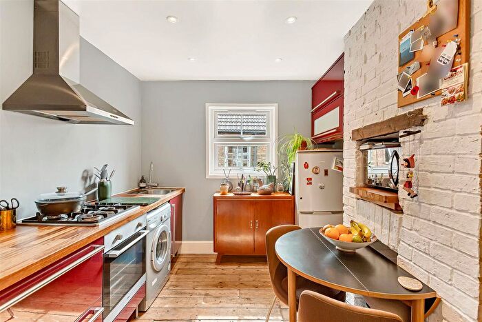 1 Bedroom Flat For Sale In Clapham Road, Bedford, MK41