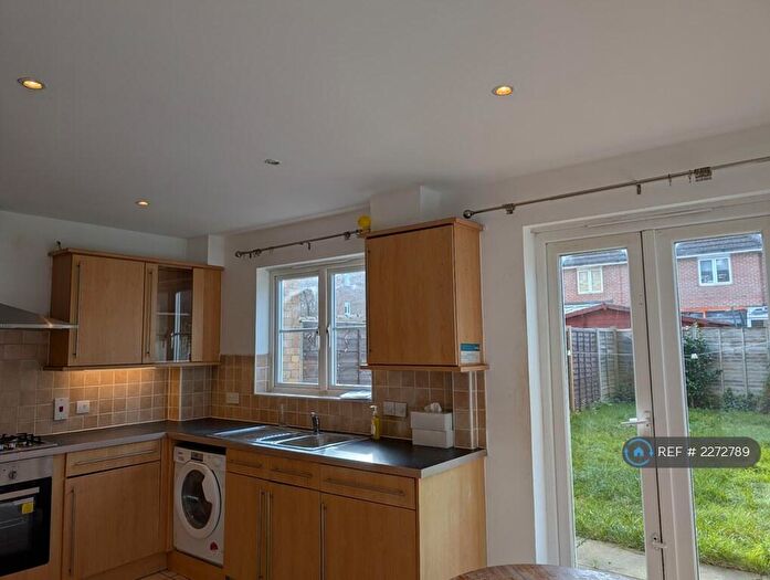 3 Bedroom End Of Terrace House To Rent In Old School Place, Croydon, CR0