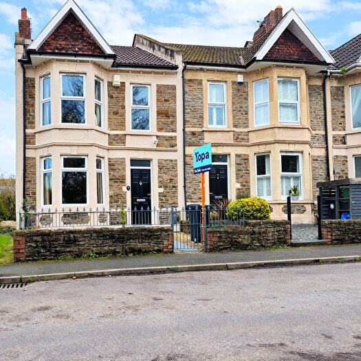3 Bedroom End Of Terrace House For Sale In Whitby Road, Bristol, BS4