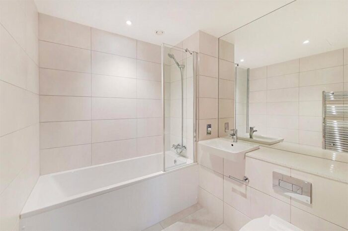 2 Bedroom Apartment To Rent In Green Street, London, NW10
