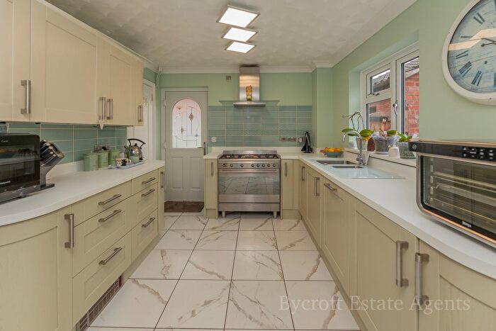 3 Bedroom Semi-Detached House For Sale In Oak Tree Close, Martham, NR29