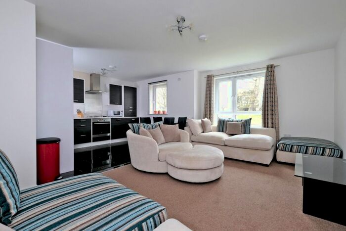 2 Bedroom Flat To Rent In Burnside Road, Dyce, Aberdeen, AB21