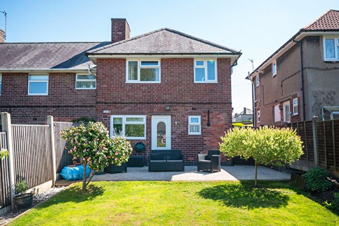 3 Bedroom Town House For Sale In Peatfield Road, Killamarsh, Sheffield, S21