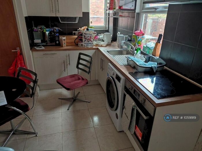 4 Bedroom Terraced House To Rent In Rippingham Road, Manchester, M20