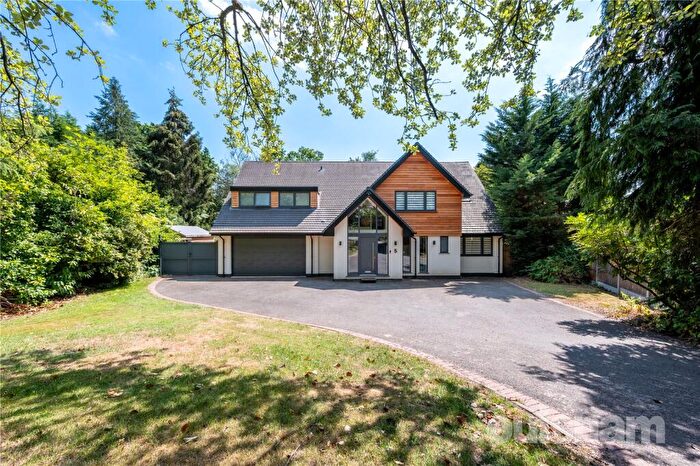 4 Bedroom Detached House For Sale In Dunedin Drive, Barnt Green, Birmingham, Worcestershire, B45