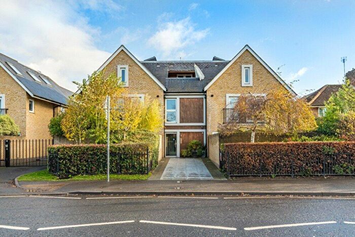 2 Bedroom Duplex To Rent In Station Road, Beaconsfield, HP9