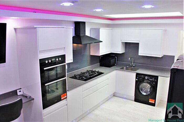 6 Bedroom Terraced House To Rent In George Road, Birmingham, B29