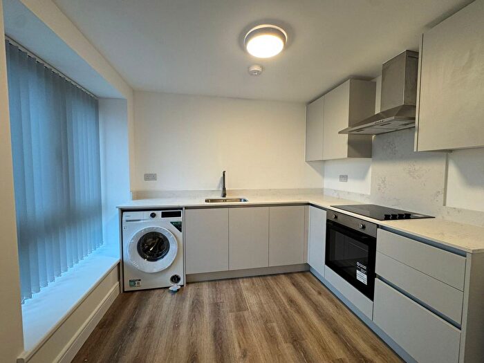 1 Bedroom Flat To Rent In Greenford Road, UB6