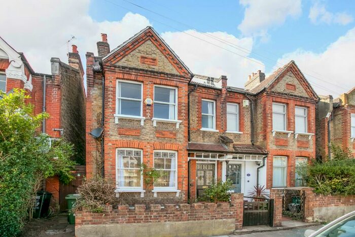 4 Bedroom House To Rent In Homecroft Road, Sydenham, SE26