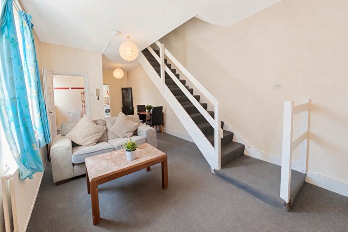 2 Bedroom House To Rent In Richmond Road, Cardiff, CF24